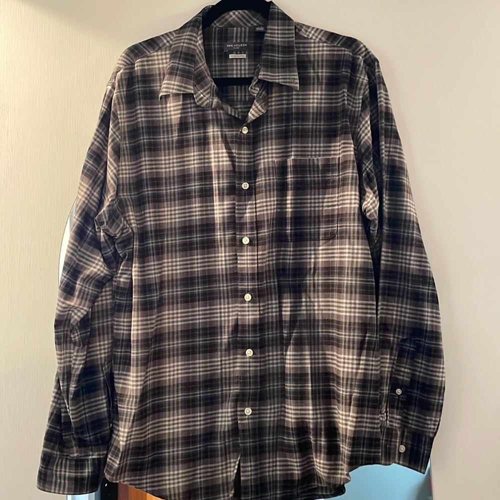 Men’s Large Van Heusen Button Down